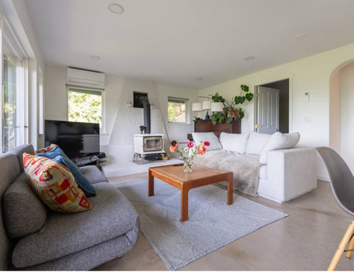 Blue Retreat saltspring hot tub/sauna/woodstove